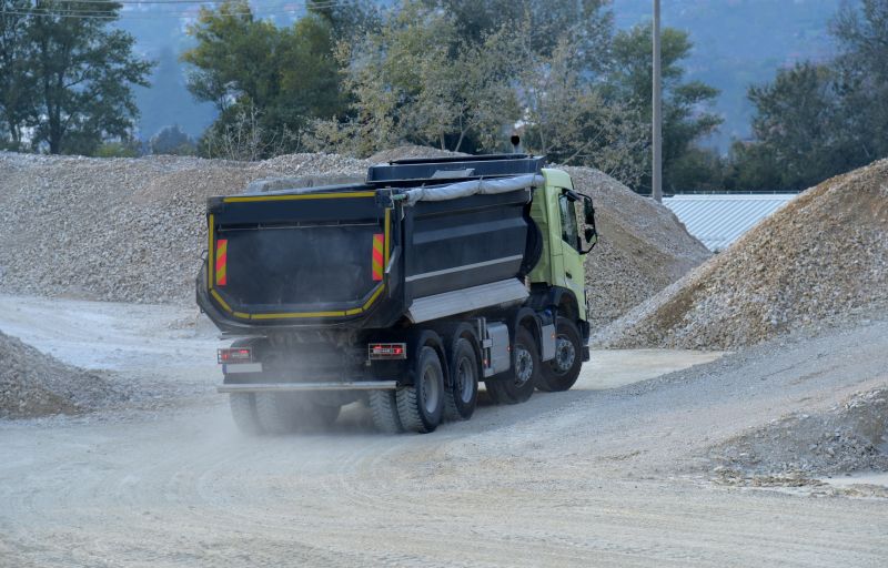 Gravel Hauling Service detail